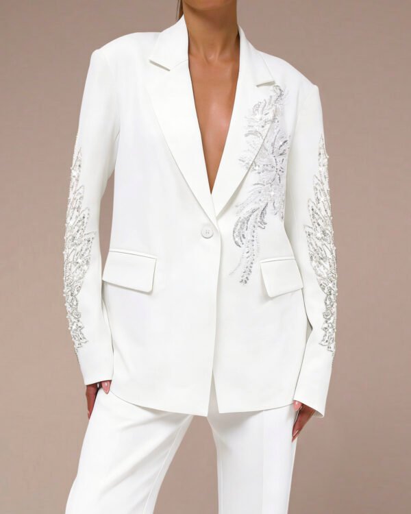 Elegant Tailored Women's Blazer - Timeless Style for Every Occasion